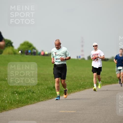 10.05.2026 - 8. Wedeler Halbmarathon Dr. Thomas Lammeyer http://msf.ph/oto/9702807 10.05.2026 11:48:45 Laufen 568, 659 meine-sportfotos.de