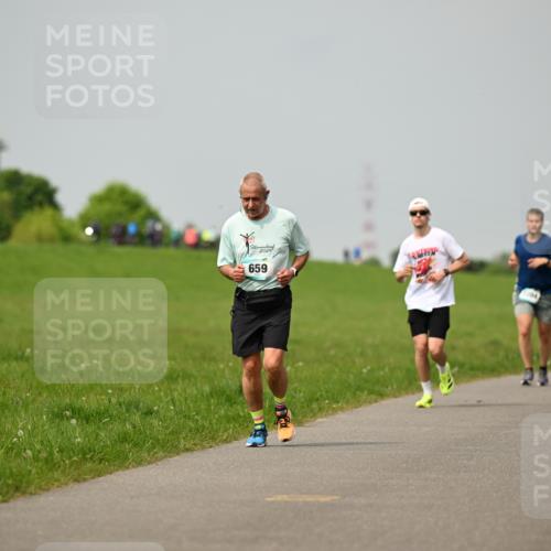 10.05.2026 - 8. Wedeler Halbmarathon Dr. Thomas Lammeyer http://msf.ph/oto/9702809 10.05.2026 11:48:45 Laufen 688, 2024, 659 meine-sportfotos.de