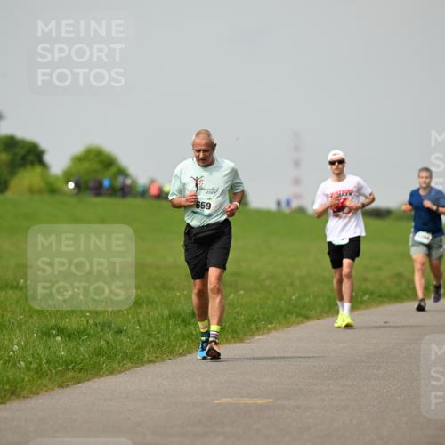 10.05.2026 - 8. Wedeler Halbmarathon Dr. Thomas Lammeyer http://msf.ph/oto/9702810 10.05.2026 11:48:46 Laufen 659 meine-sportfotos.de