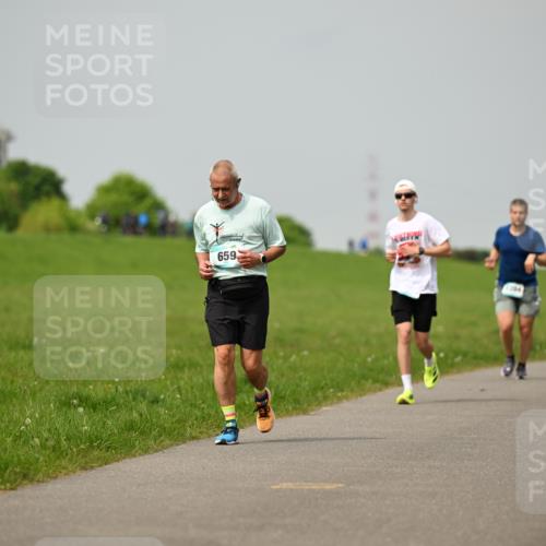 10.05.2026 - 8. Wedeler Halbmarathon Dr. Thomas Lammeyer http://msf.ph/oto/9702814 10.05.2026 11:48:46 Laufen 659 meine-sportfotos.de