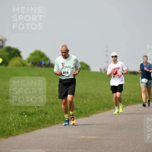 10.05.2026 - 8. Wedeler Halbmarathon Dr. Thomas Lammeyer http://msf.ph/oto/9702815 10.05.2026 11:48:46 Laufen 659 meine-sportfotos.de