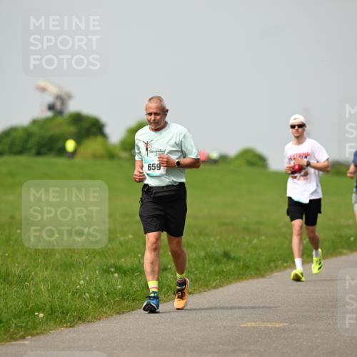 10.05.2026 - 8. Wedeler Halbmarathon Dr. Thomas Lammeyer http://msf.ph/oto/9702825 10.05.2026 11:48:48 Laufen 659 meine-sportfotos.de
