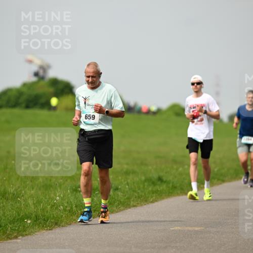 10.05.2026 - 8. Wedeler Halbmarathon Dr. Thomas Lammeyer http://msf.ph/oto/9702830 10.05.2026 11:48:48 Laufen 659 meine-sportfotos.de