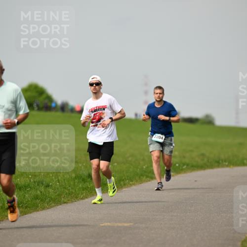 10.05.2026 - 8. Wedeler Halbmarathon Dr. Thomas Lammeyer http://msf.ph/oto/9702834 10.05.2026 11:48:49 Laufen 659, 2204 meine-sportfotos.de