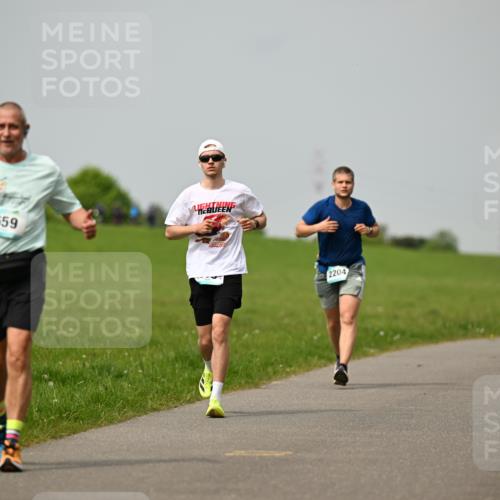 10.05.2026 - 8. Wedeler Halbmarathon Dr. Thomas Lammeyer http://msf.ph/oto/9702835 10.05.2026 11:48:49 Laufen 659, 2204 meine-sportfotos.de