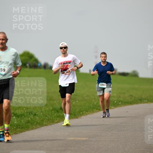 10.05.2026 - 8. Wedeler Halbmarathon Dr. Thomas Lammeyer http://msf.ph/oto/9702836 10.05.2026 11:48:49 Laufen 659, 2204 meine-sportfotos.de