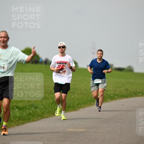 10.05.2026 - 8. Wedeler Halbmarathon Dr. Thomas Lammeyer http://msf.ph/oto/9702837 10.05.2026 11:48:50 Laufen 659, 2204 meine-sportfotos.de