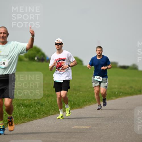 10.05.2026 - 8. Wedeler Halbmarathon Dr. Thomas Lammeyer http://msf.ph/oto/9702840 10.05.2026 11:48:50 Laufen 659, 2204 meine-sportfotos.de