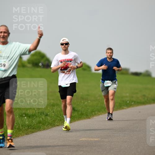10.05.2026 - 8. Wedeler Halbmarathon Dr. Thomas Lammeyer http://msf.ph/oto/9702841 10.05.2026 11:48:50 Laufen 659, 2204 meine-sportfotos.de