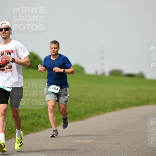 10.05.2026 - 8. Wedeler Halbmarathon Dr. Thomas Lammeyer http://msf.ph/oto/9702854 10.05.2026 11:48:53 Laufen 2204 meine-sportfotos.de