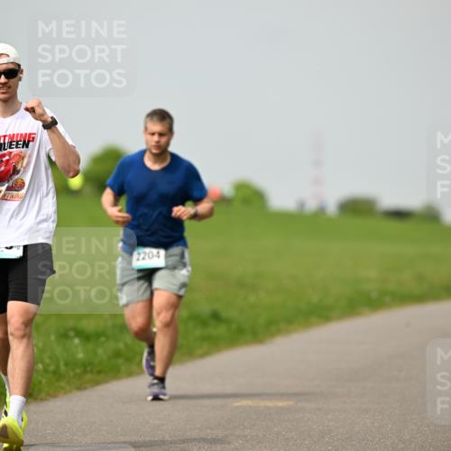 10.05.2026 - 8. Wedeler Halbmarathon Dr. Thomas Lammeyer http://msf.ph/oto/9702856 10.05.2026 11:48:53 Laufen 2204 meine-sportfotos.de