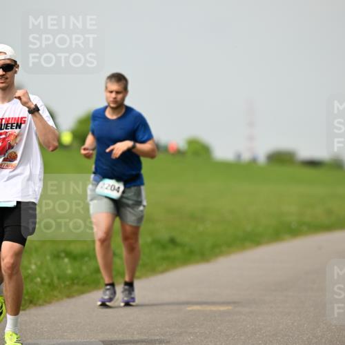 10.05.2026 - 8. Wedeler Halbmarathon Dr. Thomas Lammeyer http://msf.ph/oto/9702857 10.05.2026 11:48:53 Laufen 2204 meine-sportfotos.de
