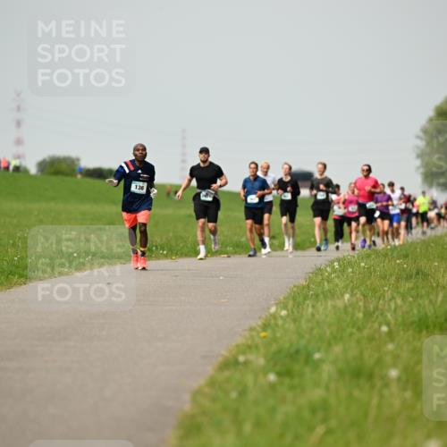 10.05.2026 - 8. Wedeler Halbmarathon Dr. Thomas Lammeyer http://msf.ph/oto/9702868 10.05.2026 11:49:14 Laufen 136 meine-sportfotos.de
