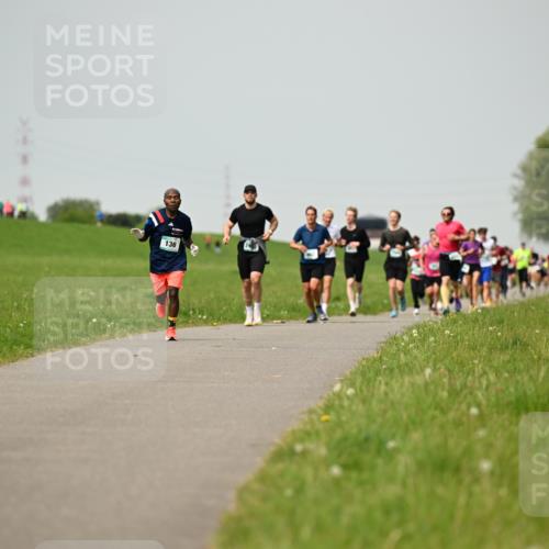 10.05.2026 - 8. Wedeler Halbmarathon Dr. Thomas Lammeyer http://msf.ph/oto/9702869 10.05.2026 11:49:14 Laufen 136 meine-sportfotos.de