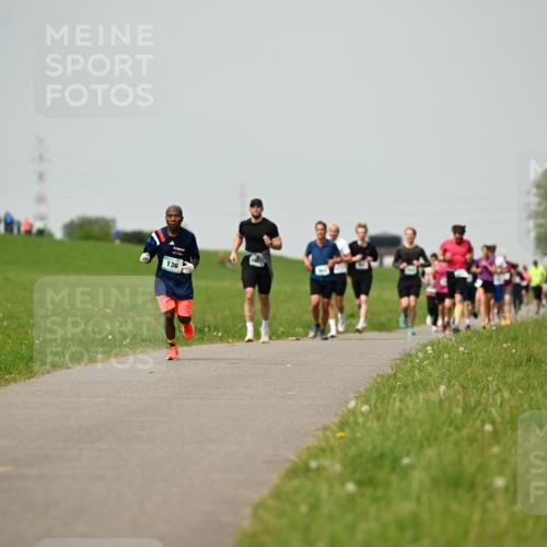 10.05.2026 - 8. Wedeler Halbmarathon Dr. Thomas Lammeyer http://msf.ph/oto/9702870 10.05.2026 11:49:15 Laufen 136 meine-sportfotos.de
