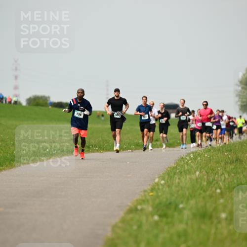 10.05.2026 - 8. Wedeler Halbmarathon Dr. Thomas Lammeyer http://msf.ph/oto/9702871 10.05.2026 11:49:15 Laufen 136 meine-sportfotos.de