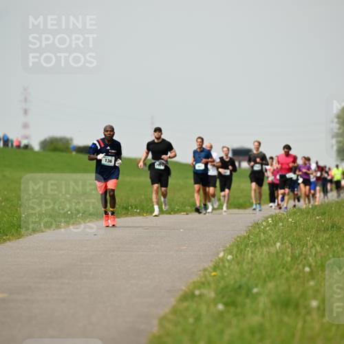 10.05.2026 - 8. Wedeler Halbmarathon Dr. Thomas Lammeyer http://msf.ph/oto/9702873 10.05.2026 11:49:15 Laufen 136 meine-sportfotos.de