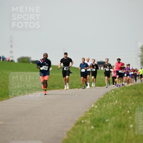 10.05.2026 - 8. Wedeler Halbmarathon Dr. Thomas Lammeyer http://msf.ph/oto/9702874 10.05.2026 11:49:15 Laufen 136 meine-sportfotos.de