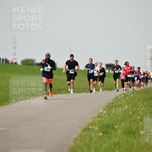 10.05.2026 - 8. Wedeler Halbmarathon Dr. Thomas Lammeyer http://msf.ph/oto/9702878 10.05.2026 11:49:15 Laufen 136 meine-sportfotos.de