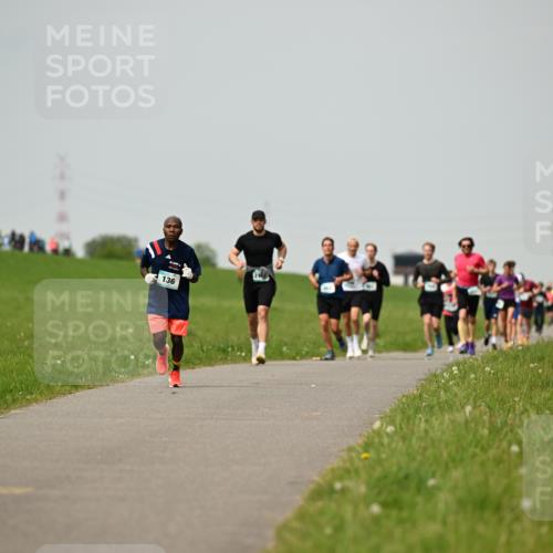10.05.2026 - 8. Wedeler Halbmarathon Dr. Thomas Lammeyer http://msf.ph/oto/9702880 10.05.2026 11:49:16 Laufen 136 meine-sportfotos.de