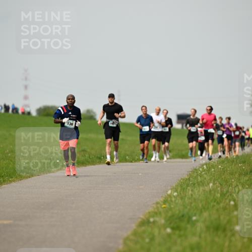 10.05.2026 - 8. Wedeler Halbmarathon Dr. Thomas Lammeyer http://msf.ph/oto/9702883 10.05.2026 11:49:16 Laufen 136 meine-sportfotos.de