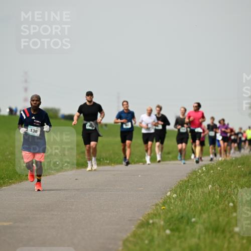 10.05.2026 - 8. Wedeler Halbmarathon Dr. Thomas Lammeyer http://msf.ph/oto/9702886 10.05.2026 11:49:19 Laufen 136 meine-sportfotos.de