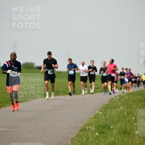 10.05.2026 - 8. Wedeler Halbmarathon Dr. Thomas Lammeyer http://msf.ph/oto/9702891 10.05.2026 11:49:19 Laufen 136 meine-sportfotos.de