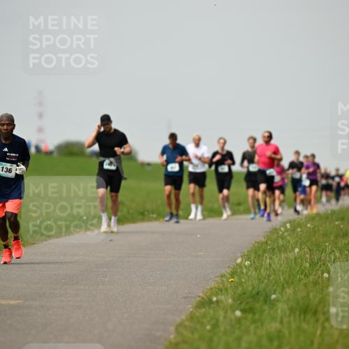 10.05.2026 - 8. Wedeler Halbmarathon Dr. Thomas Lammeyer http://msf.ph/oto/9702896 10.05.2026 11:49:20 Laufen 136 meine-sportfotos.de