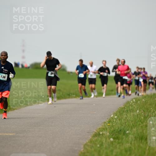 10.05.2026 - 8. Wedeler Halbmarathon Dr. Thomas Lammeyer http://msf.ph/oto/9702898 10.05.2026 11:49:20 Laufen 136 meine-sportfotos.de