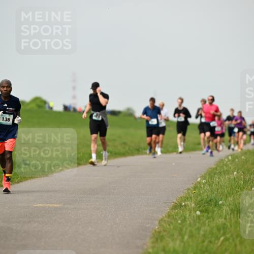 10.05.2026 - 8. Wedeler Halbmarathon Dr. Thomas Lammeyer http://msf.ph/oto/9702902 10.05.2026 11:49:21 Laufen 136 meine-sportfotos.de