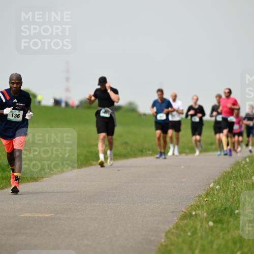 10.05.2026 - 8. Wedeler Halbmarathon Dr. Thomas Lammeyer http://msf.ph/oto/9702903 10.05.2026 11:49:20 Laufen 136 meine-sportfotos.de