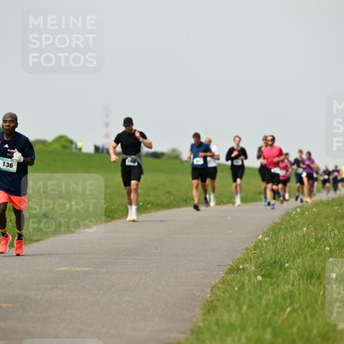 10.05.2026 - 8. Wedeler Halbmarathon Dr. Thomas Lammeyer http://msf.ph/oto/9702905 10.05.2026 11:49:21 Laufen 136 meine-sportfotos.de