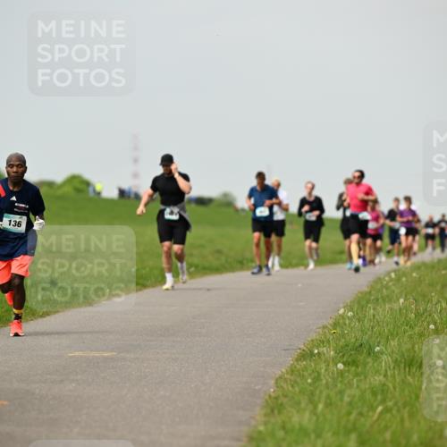 10.05.2026 - 8. Wedeler Halbmarathon Dr. Thomas Lammeyer http://msf.ph/oto/9702906 10.05.2026 11:49:21 Laufen 136 meine-sportfotos.de