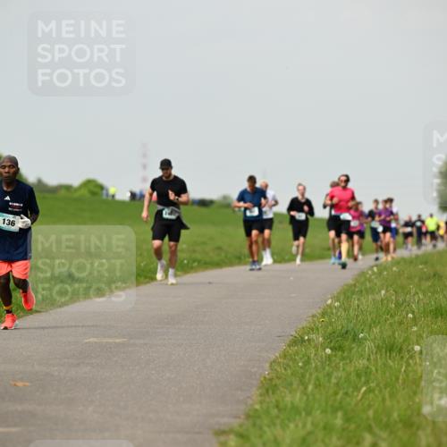 10.05.2026 - 8. Wedeler Halbmarathon Dr. Thomas Lammeyer http://msf.ph/oto/9702908 10.05.2026 11:49:22 Laufen 136 meine-sportfotos.de