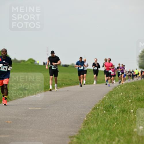10.05.2026 - 8. Wedeler Halbmarathon Dr. Thomas Lammeyer http://msf.ph/oto/9702909 10.05.2026 11:49:22 Laufen 136 meine-sportfotos.de