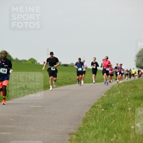 10.05.2026 - 8. Wedeler Halbmarathon Dr. Thomas Lammeyer http://msf.ph/oto/9702910 10.05.2026 11:49:22 Laufen 136 meine-sportfotos.de