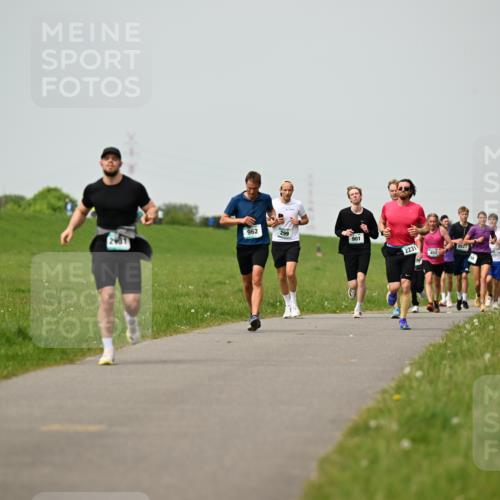 10.05.2026 - 8. Wedeler Halbmarathon Dr. Thomas Lammeyer http://msf.ph/oto/9702916 10.05.2026 11:49:23 Laufen 962, 299, 901, 2231 meine-sportfotos.de