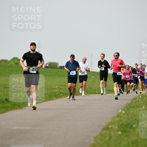 10.05.2026 - 8. Wedeler Halbmarathon Dr. Thomas Lammeyer http://msf.ph/oto/9702920 10.05.2026 11:49:24 Laufen 962, 299, 901, 2231, 452, 027 meine-sportfotos.de