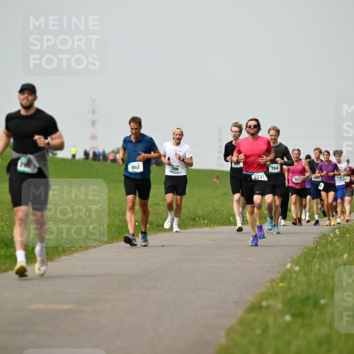 10.05.2026 - 8. Wedeler Halbmarathon Dr. Thomas Lammeyer http://msf.ph/oto/9702928 10.05.2026 11:49:25 Laufen 962, 299, 2231, 794, 452 meine-sportfotos.de
