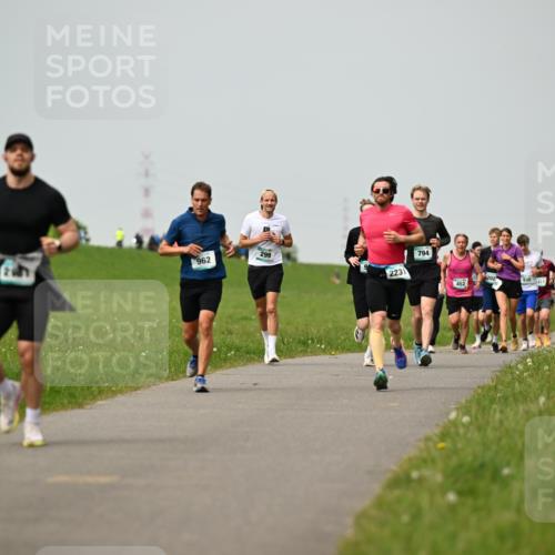 10.05.2026 - 8. Wedeler Halbmarathon Dr. Thomas Lammeyer http://msf.ph/oto/9702932 10.05.2026 11:49:26 Laufen 299, 962, 2231, 794, 452, 202 meine-sportfotos.de