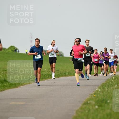 10.05.2026 - 8. Wedeler Halbmarathon Dr. Thomas Lammeyer http://msf.ph/oto/9702937 10.05.2026 11:49:27 Laufen 962, 299, 2231, 794, 452 meine-sportfotos.de