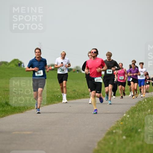 10.05.2026 - 8. Wedeler Halbmarathon Dr. Thomas Lammeyer http://msf.ph/oto/9702943 10.05.2026 11:49:27 Laufen 962, 299, 2231, 794, 452 meine-sportfotos.de