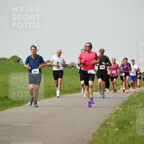 10.05.2026 - 8. Wedeler Halbmarathon Dr. Thomas Lammeyer http://msf.ph/oto/9702945 10.05.2026 11:49:28 Laufen 962, 794 meine-sportfotos.de