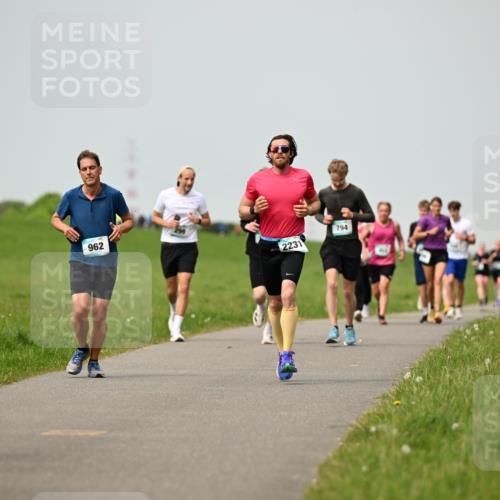 10.05.2026 - 8. Wedeler Halbmarathon Dr. Thomas Lammeyer http://msf.ph/oto/9702949 10.05.2026 11:49:28 Laufen 962, 2231, 794 meine-sportfotos.de