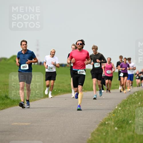10.05.2026 - 8. Wedeler Halbmarathon Dr. Thomas Lammeyer http://msf.ph/oto/9702950 10.05.2026 11:49:29 Laufen 962, 299, 2231, 794 meine-sportfotos.de