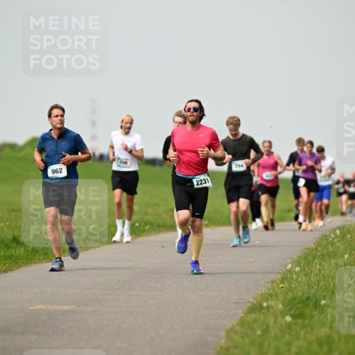 10.05.2026 - 8. Wedeler Halbmarathon Dr. Thomas Lammeyer http://msf.ph/oto/9702951 10.05.2026 11:49:29 Laufen 962, 2231, 794 meine-sportfotos.de