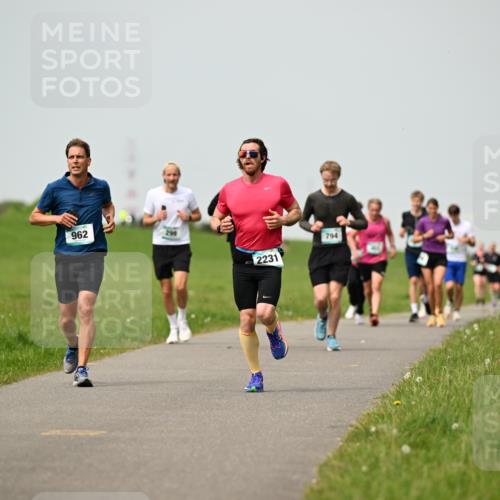 10.05.2026 - 8. Wedeler Halbmarathon Dr. Thomas Lammeyer http://msf.ph/oto/9702953 10.05.2026 11:49:29 Laufen 962, 2231, 794 meine-sportfotos.de