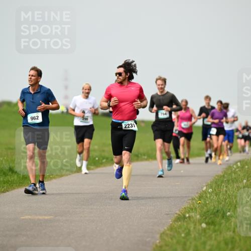 10.05.2026 - 8. Wedeler Halbmarathon Dr. Thomas Lammeyer http://msf.ph/oto/9702954 10.05.2026 11:49:29 Laufen 962, 2231, 794 meine-sportfotos.de