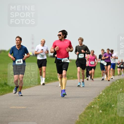10.05.2026 - 8. Wedeler Halbmarathon Dr. Thomas Lammeyer http://msf.ph/oto/9702955 10.05.2026 11:49:29 Laufen 962, 2231, 794 meine-sportfotos.de