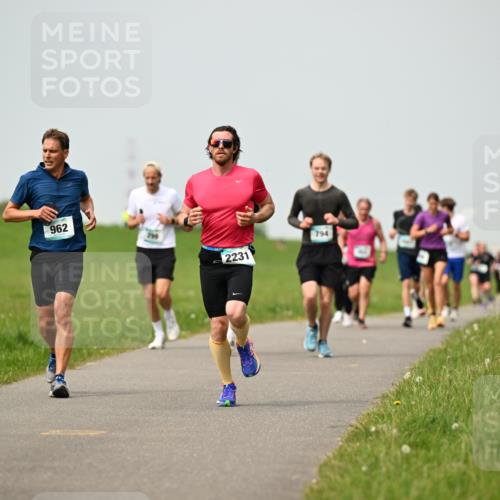 10.05.2026 - 8. Wedeler Halbmarathon Dr. Thomas Lammeyer http://msf.ph/oto/9702959 10.05.2026 11:49:30 Laufen 962, 2231, 794 meine-sportfotos.de